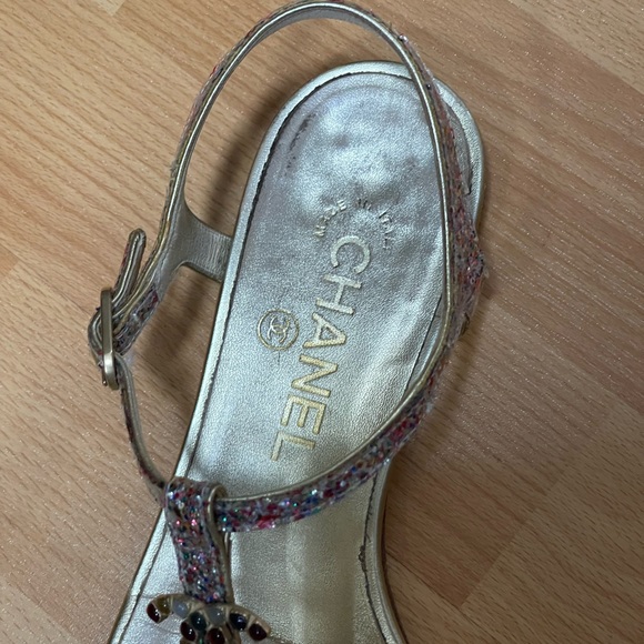 USED CHANEL GOLD LOW HEEL ANKLE STRAP SANDALS 37, RETAILS $960,00 ! - Picture 7 of 7